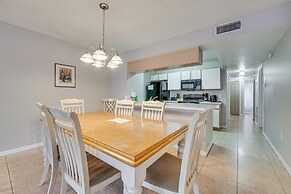 7 Mi to Disney: Condo w/ Pool & Hot Tub Access!