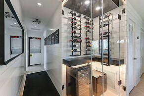 1 Mi to Bonita Beach Park: Chic Canal-front Home!