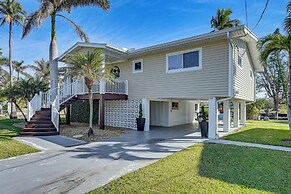 1 Mi to Bonita Beach Park: Chic Canal-front Home!