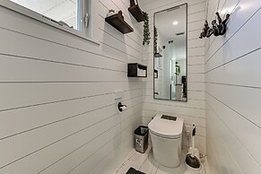 1 Mi to Bonita Beach Park: Chic Canal-front Home!