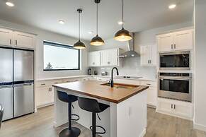 2 Mi to Granby Ranch: Home w/ Mountain-view Deck!