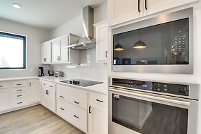 2 Mi to Granby Ranch: Home w/ Mountain-view Deck!