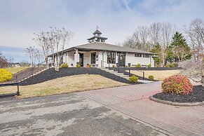 Smith Mountain Lake Condo w/ Pool Access