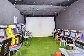 Smith Mountain Lake Condo w/ Pool Access