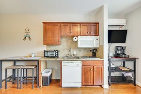 Smith Mountain Lake Condo w/ Pool Access