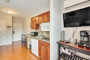 Smith Mountain Lake Condo w/ Pool Access