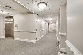 Smith Mountain Lake Condo w/ Pool Access