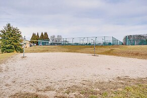 Smith Mountain Lake Condo w/ Pool Access