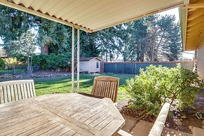 10 Mi to Portland: Greenway Neighborhood Home
