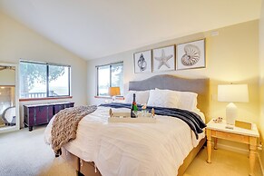 1/4 Mi to Beach: Family Home w/ Spacious Deck!