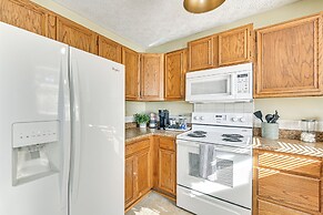 Family Home w/ Ping-pong & Fire Pit in Lexington