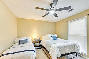 Family Home w/ Ping-pong & Fire Pit in Lexington