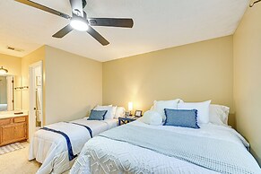 Family Home w/ Ping-pong & Fire Pit in Lexington