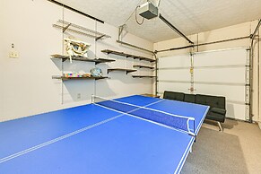 Family Home w/ Ping-pong & Fire Pit in Lexington