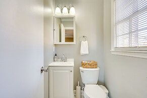 17 Mi to Dtwn: Family Home in North Charleston