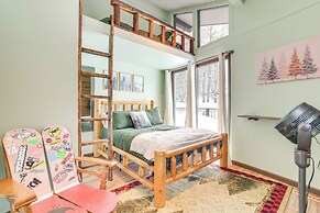 Private Hot Tub & Deck: Gaylord Family Home!