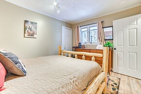 Private Hot Tub & Deck: Gaylord Family Home!