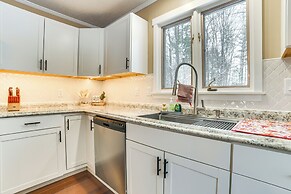 Private Hot Tub & Deck: Gaylord Family Home!