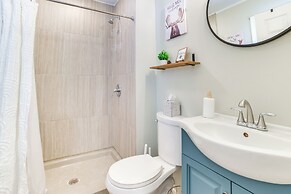 Private Hot Tub & Deck: Gaylord Family Home!