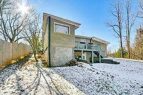 10 Mi to Asheville: Mtn-view Hideaway!