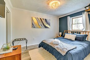 10 Mi to Asheville: Mtn-view Hideaway!