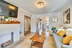 10 Mi to Asheville: Mtn-view Hideaway!