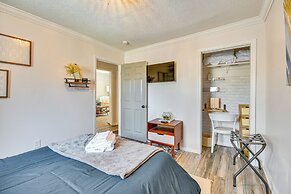 10 Mi to Asheville: Mtn-view Hideaway!