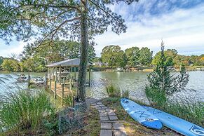 Dine Al Fresco: Reedville Home w/ Dock