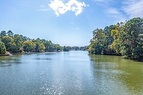 Dine Al Fresco: Reedville Home w/ Dock