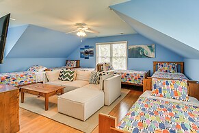 Dine Al Fresco: Reedville Home w/ Dock