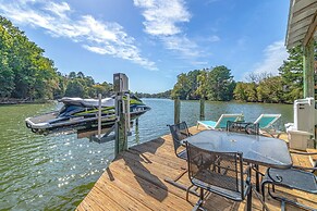 Dine Al Fresco: Reedville Home w/ Dock