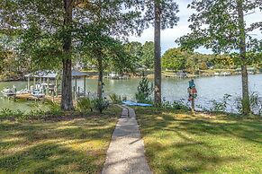 Dine Al Fresco: Reedville Home w/ Dock