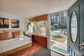 Dine Al Fresco: Reedville Home w/ Dock