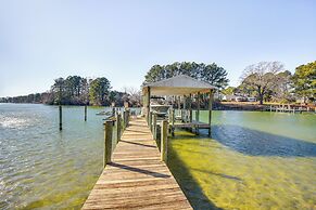 Dine Al Fresco: Reedville Home w/ Dock