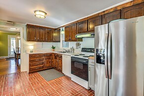 Dine Al Fresco: Reedville Home w/ Dock