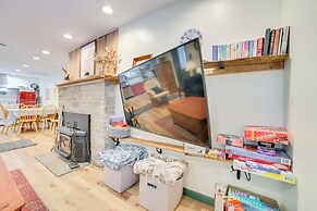 Walk to Beach & Mullett Lake: Cottage w/ Yard!