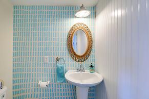 1/2 Mi to Atlantic Beach: Townhome w/ Balcony!