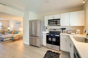 1/2 Mi to Atlantic Beach: Townhome w/ Balcony!