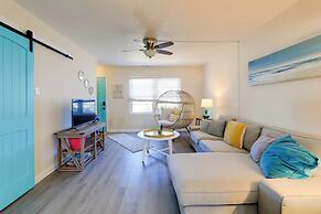 1/2 Mi to Atlantic Beach: Townhome w/ Balcony!