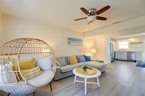 1/2 Mi to Atlantic Beach: Townhome w/ Balcony!