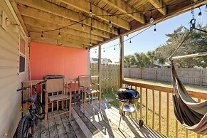 Walk to Atlantic Beach: Townhome w/ Patio!