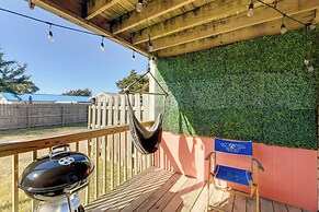 Walk to Atlantic Beach: Townhome w/ Patio!