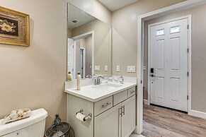 7 Mi to Folsom Lake: Sacramento Area Apartment