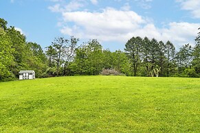 6 Mi to Hersheypark: Family Getaway w/ Fire Pit