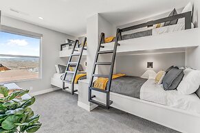 Slickrock Shore 8 Bedroom Townhouse