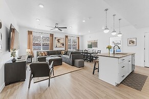 Blue Horse #203 2 Bedroom Condo