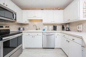 Phoenix Vii 71409 2 Bedroom Condo