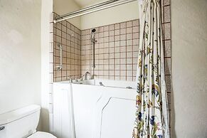 Charming Retreat In The Heart Of Reno 3 Bedroom Home