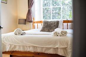 Stylish 2Bed Steps from Iconic Waterloo