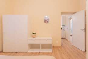 Simar Apartments nearby Como S.G. Train Station